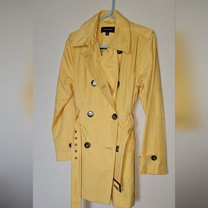 Jones New York Yellow Trench Coat with Belt and Collar